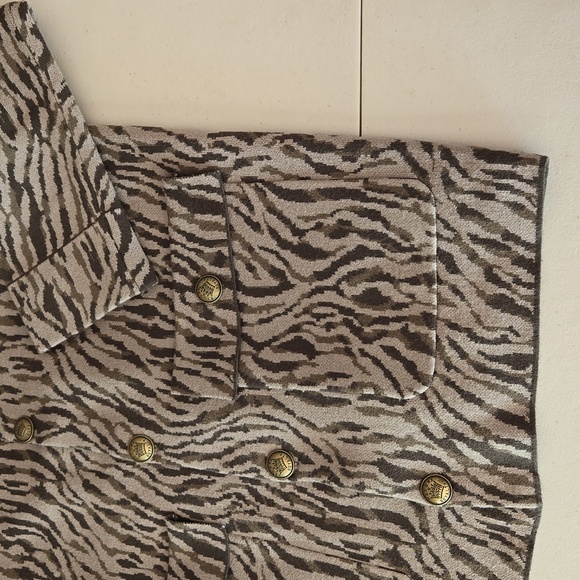 Royalty by Maluma mens button down sweater, zebra green print, size med, NWT - Picture 2 of 9